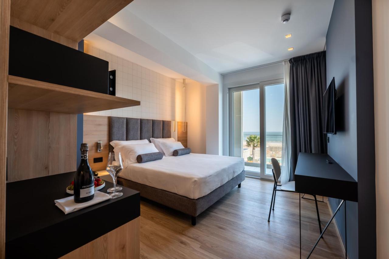 Hotel Sporting Riccione Bagian luar foto