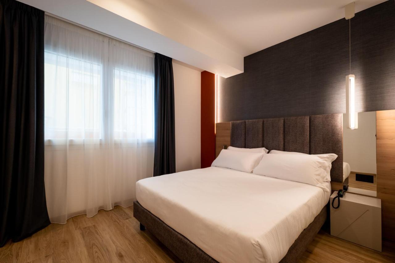 Hotel Sporting Riccione Bagian luar foto