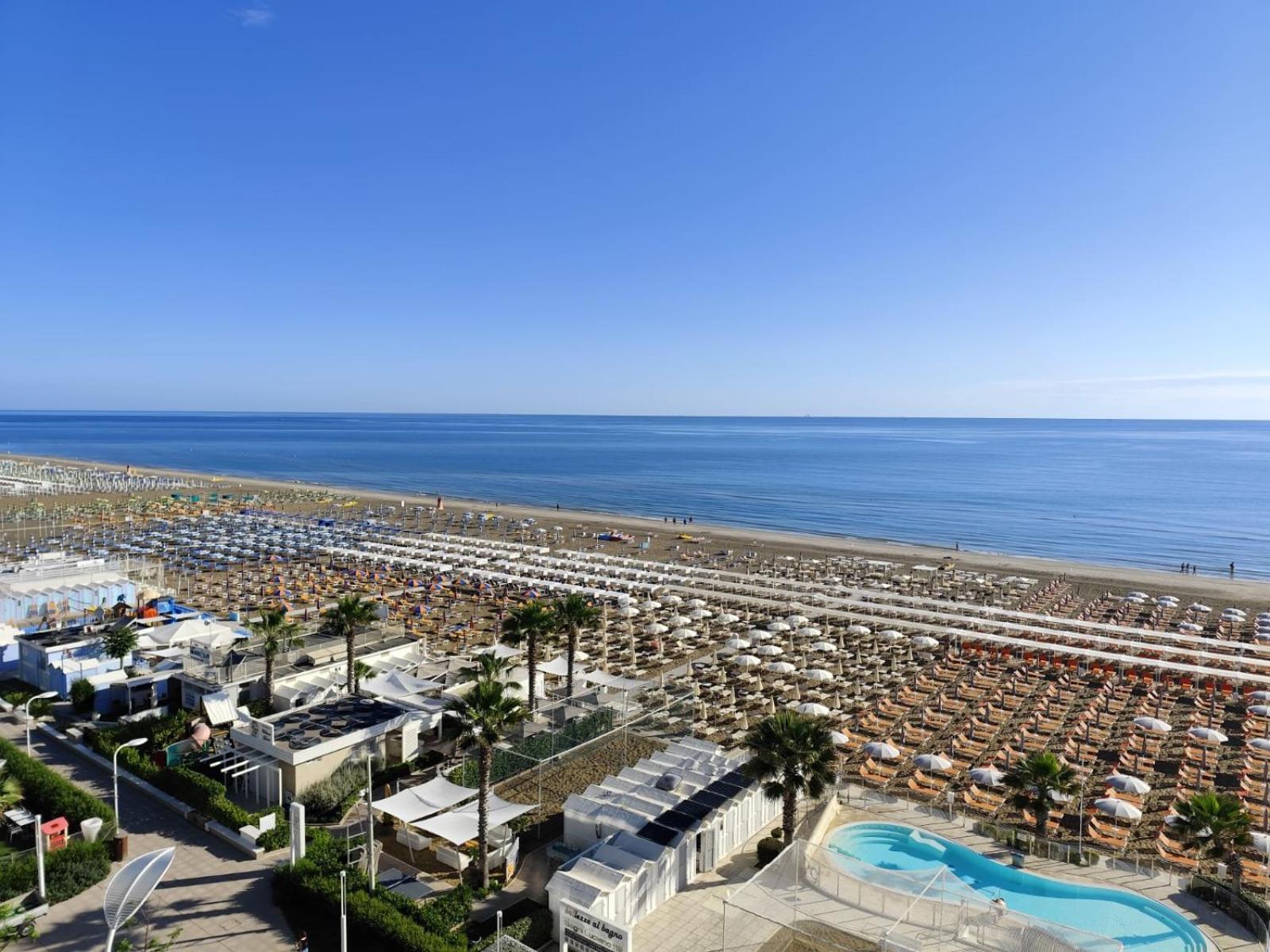 Hotel Sporting Riccione Bagian luar foto